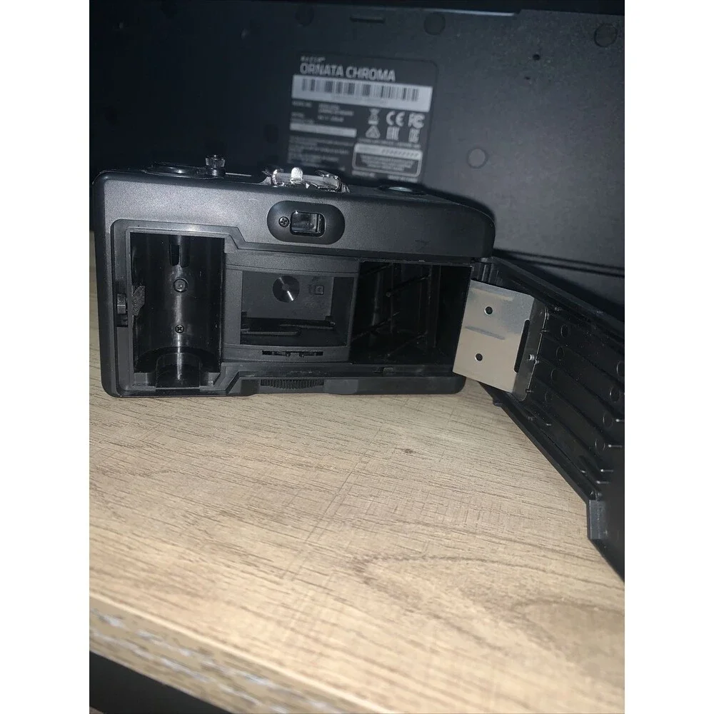 Vintage Vivitar EZ 35 35mm Film Point And Shoot Camera (Untested * READ)